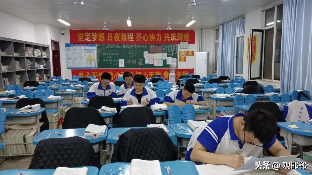 既然你选择了复读，那么你已经踏上了成功之路，因为你不甘平庸。430+174=604，一年时间他做到了！