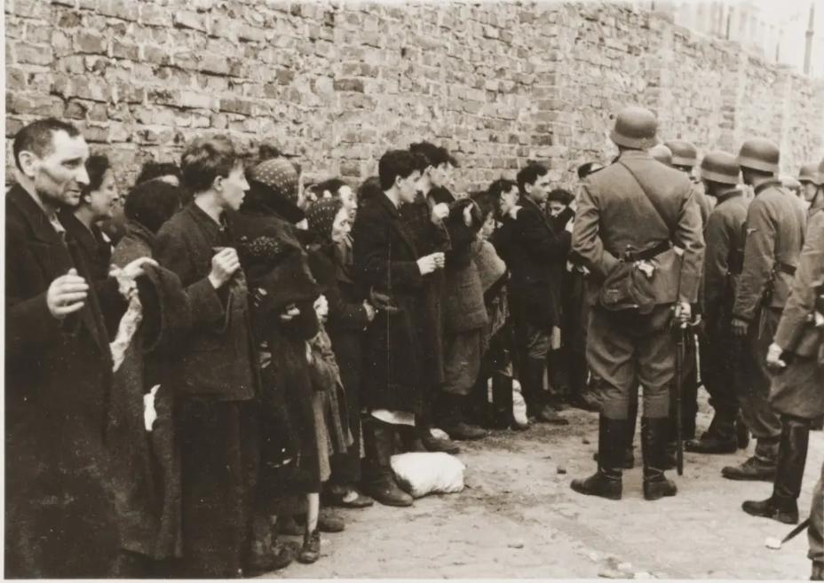 二战时期犹太人为什么被纳粹屠杀,二战中犹太人惨遭屠戮的原因