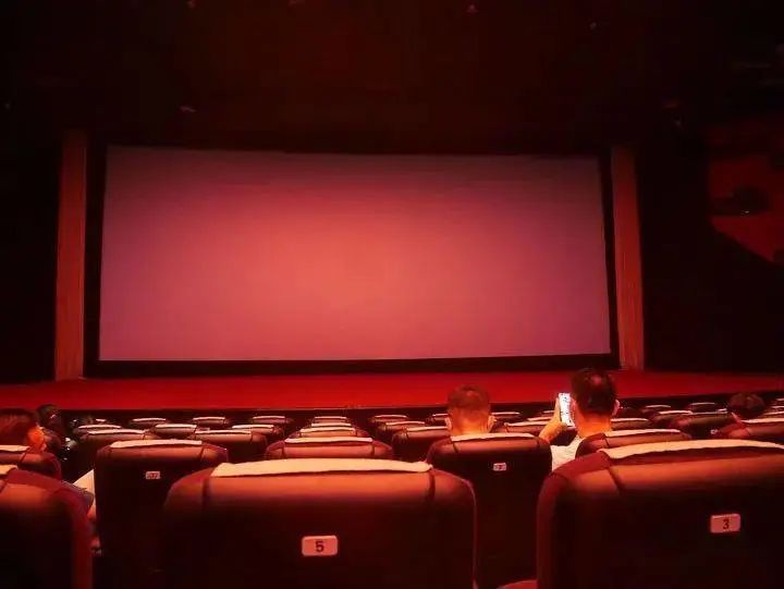 100元能在世界各地买什么,100元在世界各地都能买到什么