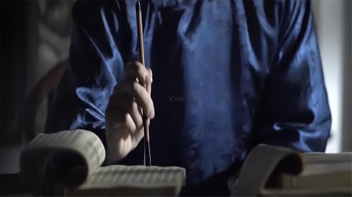 百年前,一位书生在山上写下一首诗,百年后,一代伟人在此诞生