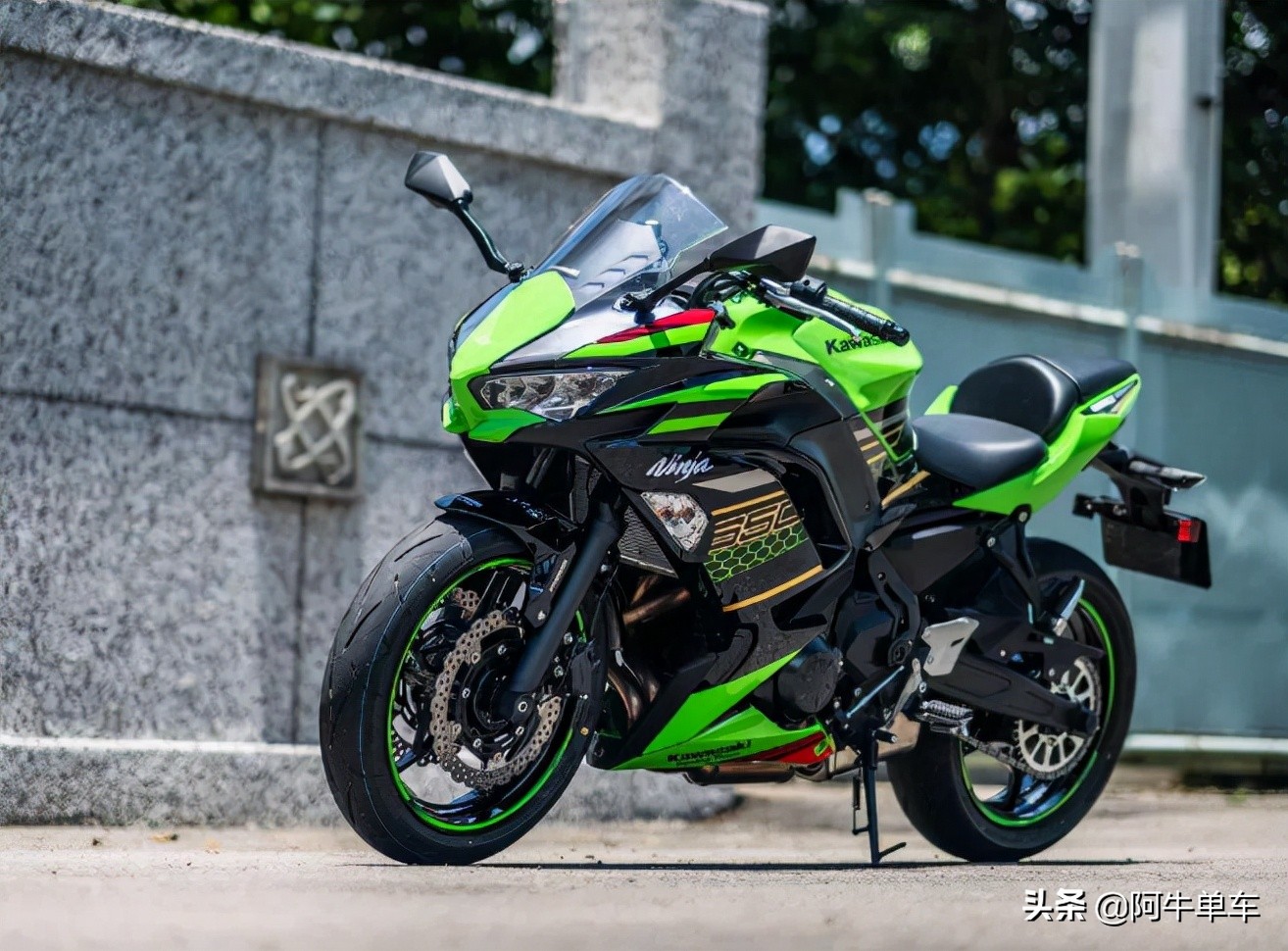 川崎摩托车推荐ninja650,川崎ninja6502021款日常骑行