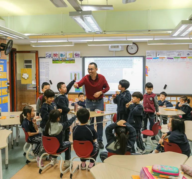 给孩子营造爱学习的氛围,融洽的师生