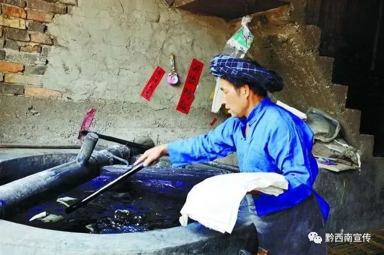 黔西南州布依族和苗族穿戴区别,兴义旅游布依族传统服饰