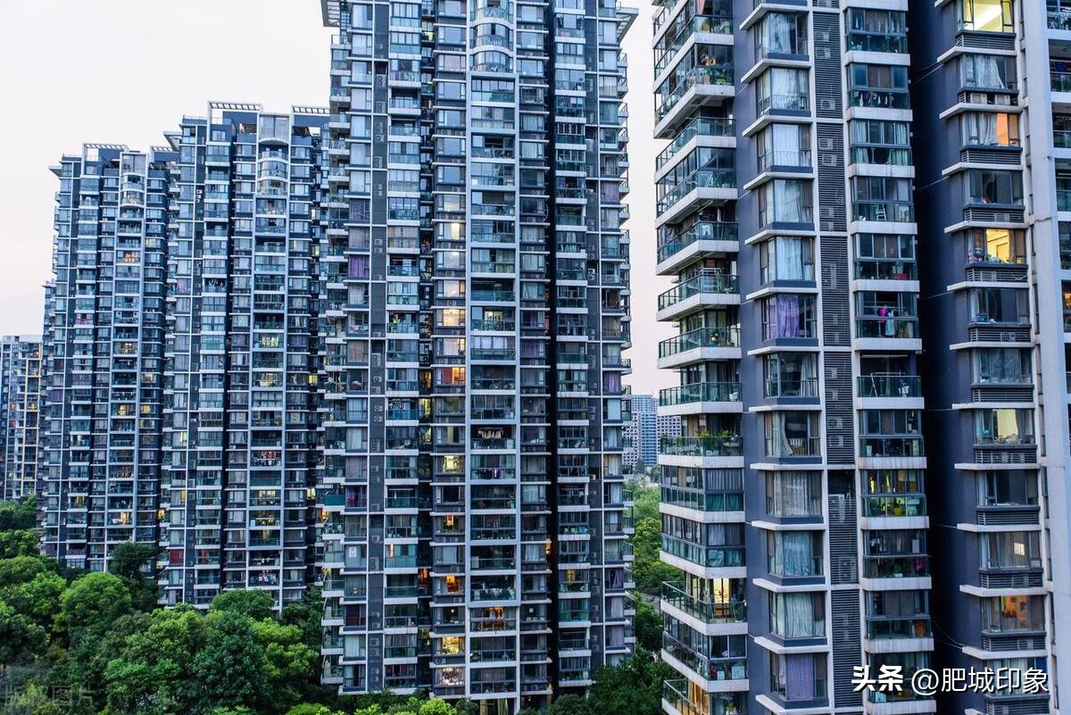 32层的高层一般哪个楼层最贵,32层的买12楼层好还是26楼好