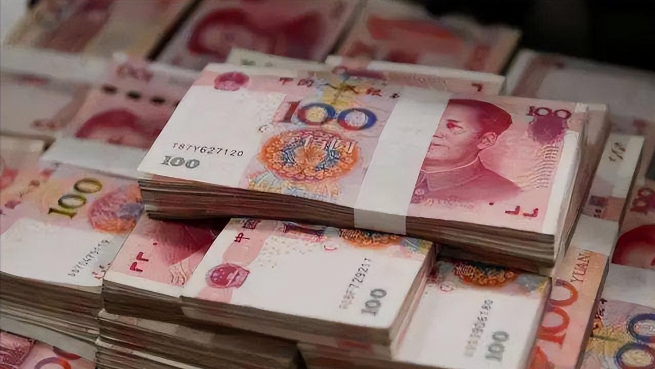 “海关巨贪”杨前线，贪财好色*养包***妇情**被判死刑，下场大快人心