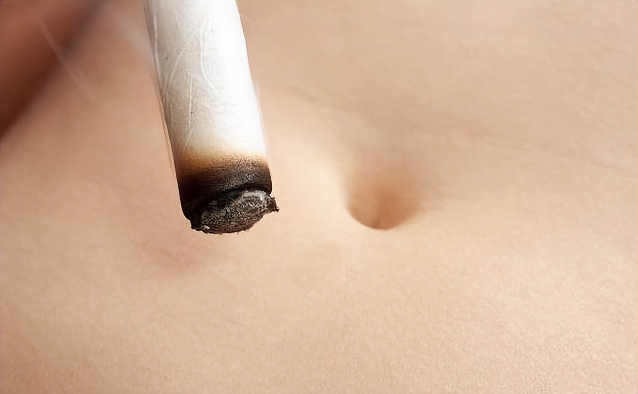 睡前在肚脐放点它，安神暖胃缓解痛经！夏天还能消小肚腩，快试试