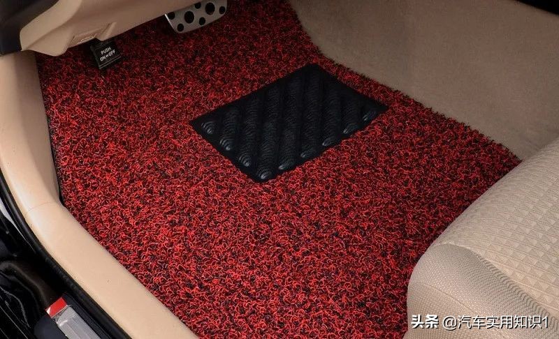 汽车脚垫xpe和pvc哪个材质好,汽车脚垫选购指南哪种材质最适合