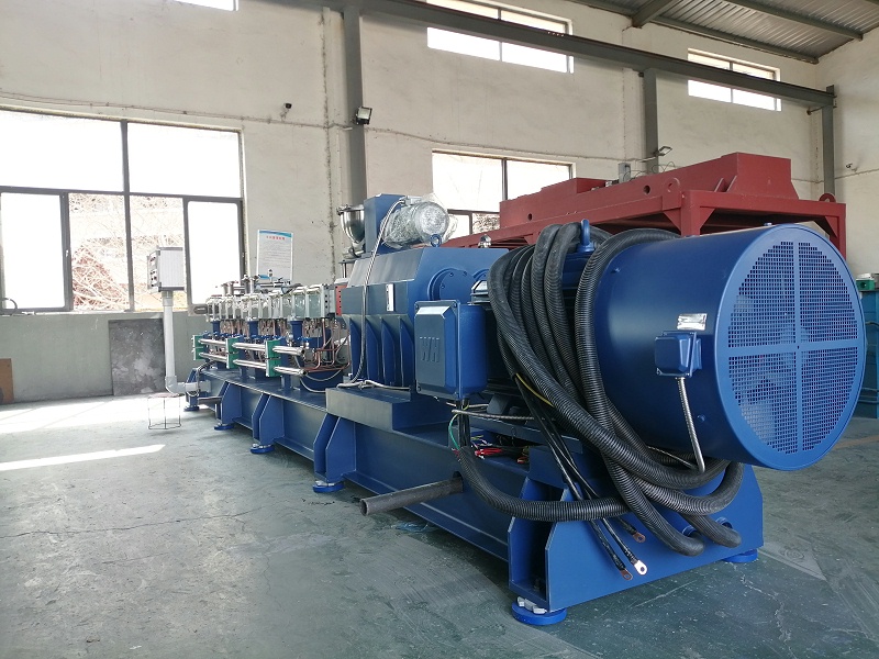 挤出机螺杆上的塑料怎样清理,如何清洗造粒机螺杆