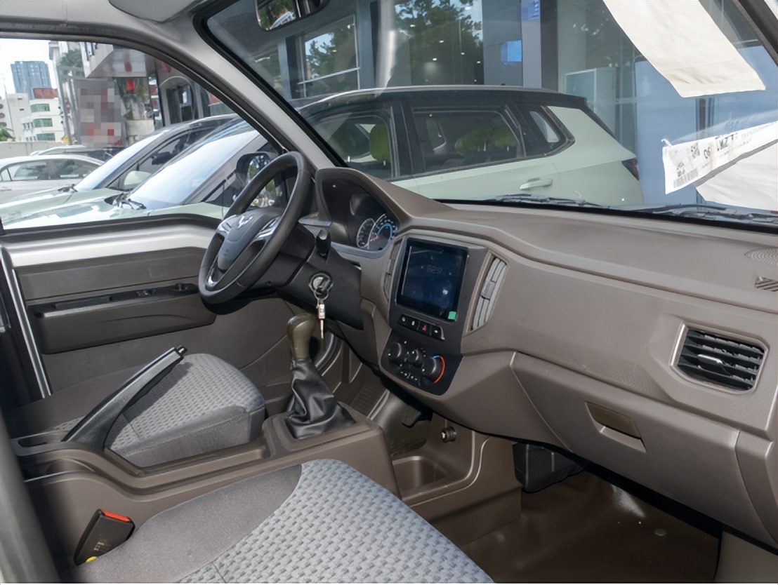 五菱荣光新卡双后轮会增加油耗吗,五菱荣光新卡双后轮买的人多吗