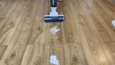 孩子喜欢爬来爬去怎么办,孩子喜欢趴地上玩衣服脏怎么办