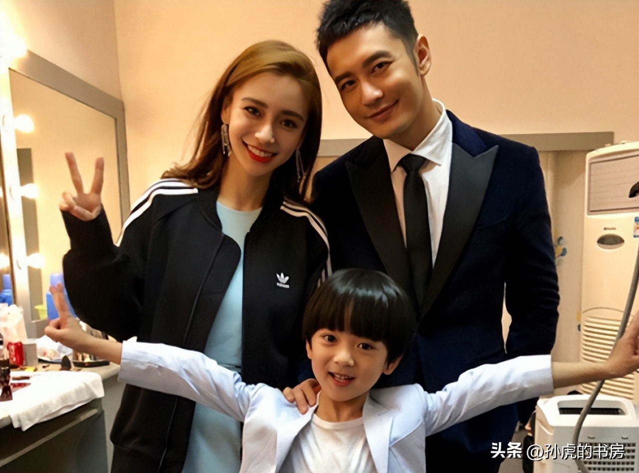 baby机场小海绵曝光,网上晒出angelababy陪儿子小海绵