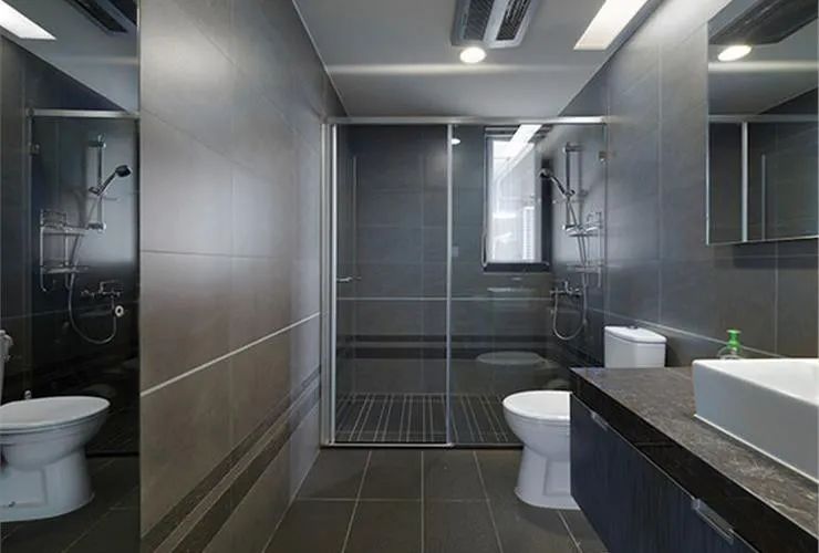 卫生间漏水到楼下如何补救,卫生间漏水漏到楼下怎么处理