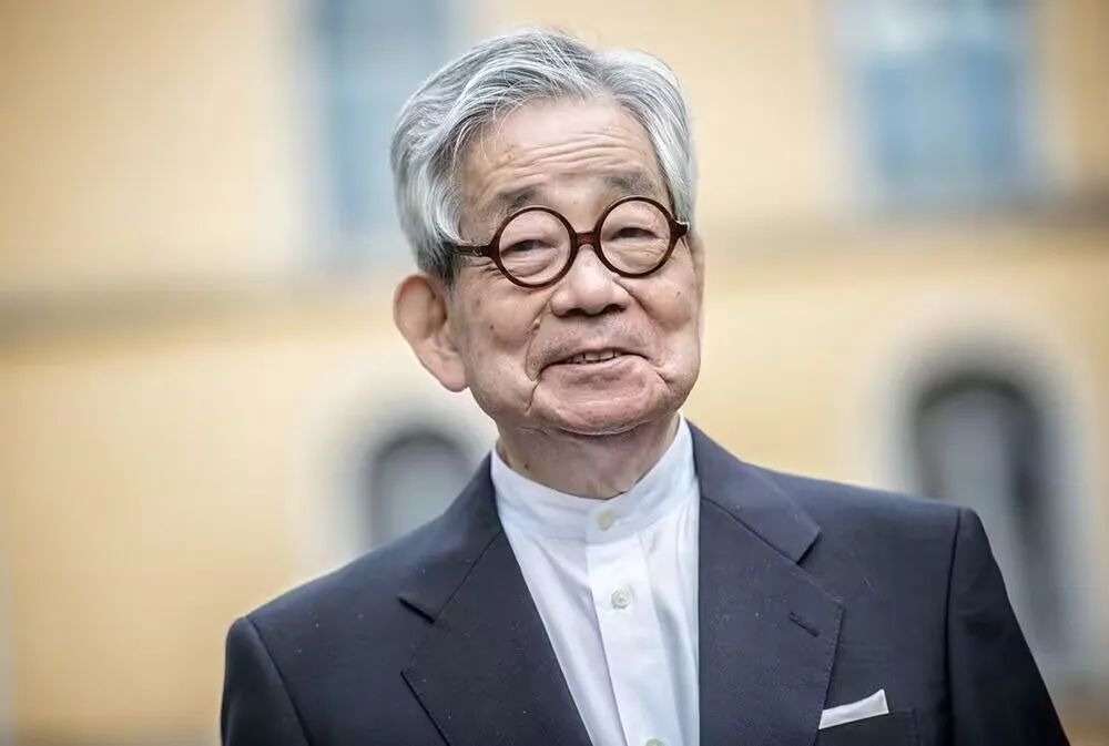 中方对大江健三郎去世表示哀悼,日本作家大江健三郎离世