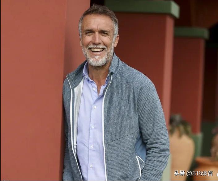 战神!53岁巴蒂阿根廷庄园养老,须发皆白养2匹马,20岁幼子接班踢球