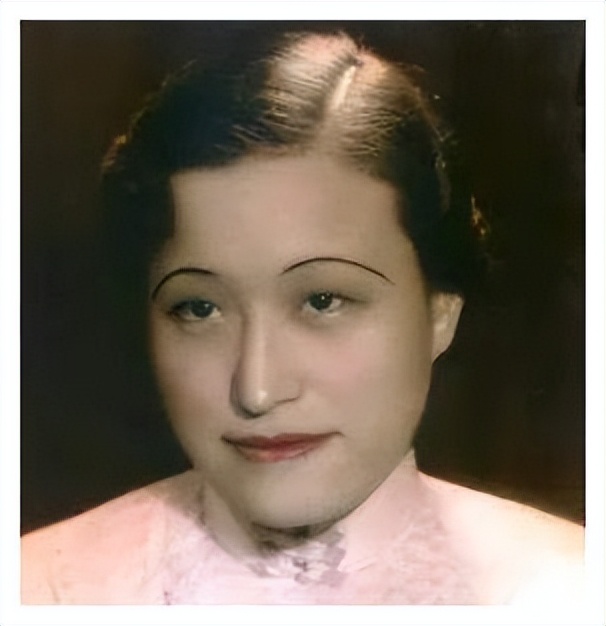 蒋介石有多风流？贴身秘书晚年透露真相，宋美龄做法令人叫绝