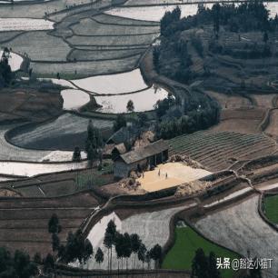 30张老照片:女子依洋人怀,*片鸦**烟枪手中持,白日梦中沉醉