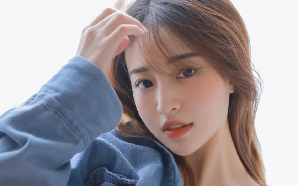 刚开始追女生送什么礼物比较好,追女生送什么礼物最合适呢