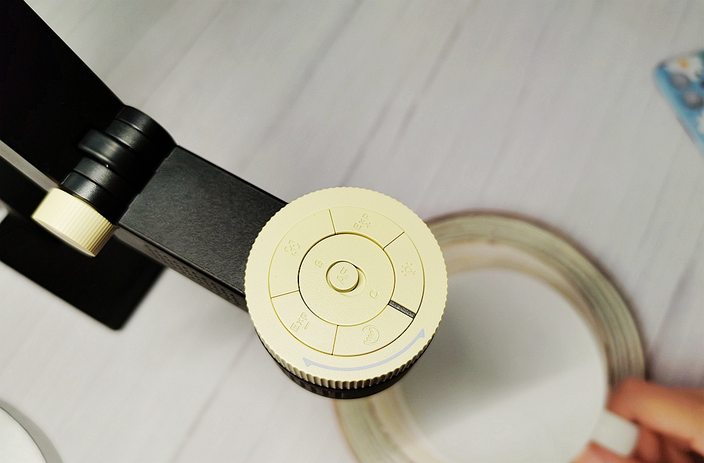 成者FancyS视频展示仪评测：居家网课、上班办公必备神器！