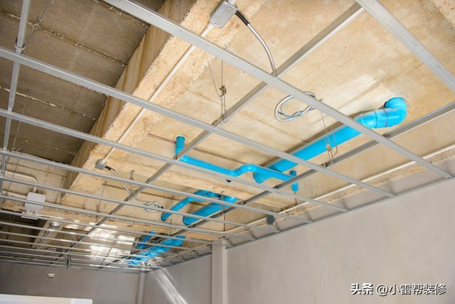 吊顶用轻钢好还是用木方好,吊顶用轻钢好还是木方好