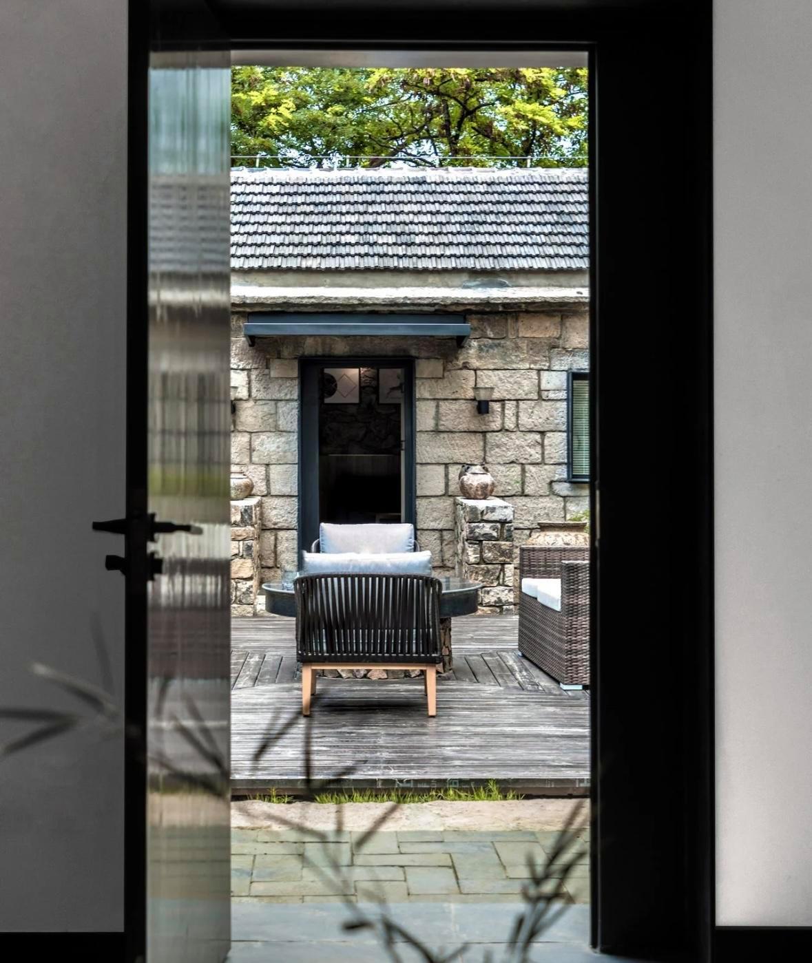 终于知道淄博的烧烤为什么那么火,老外知不知道淄博烧烤火的原因