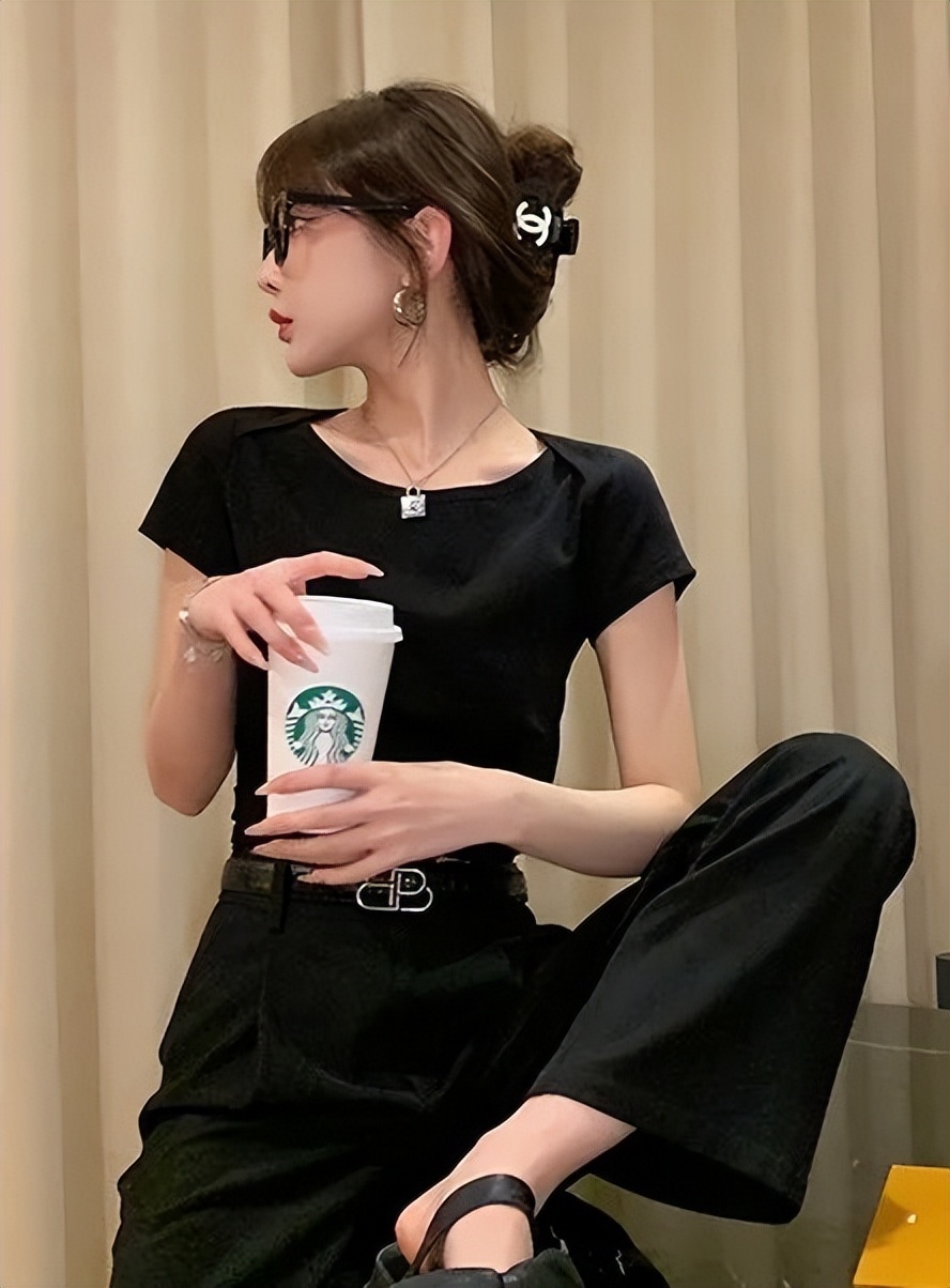 女生为了变美到底有多假动漫版,女生为了变美做整容手术