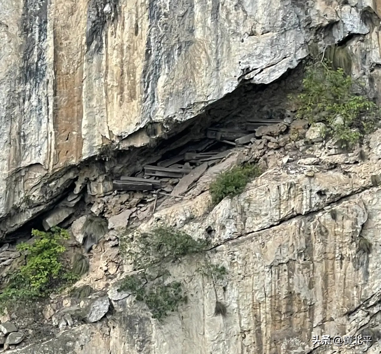 云南省盐津县豆沙关，古代蜀人入滇第一险关，还有僰人悬棺可观看