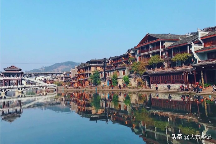 湘西凤凰古城商业化严重吗,过度商业化对凤凰古城的影响