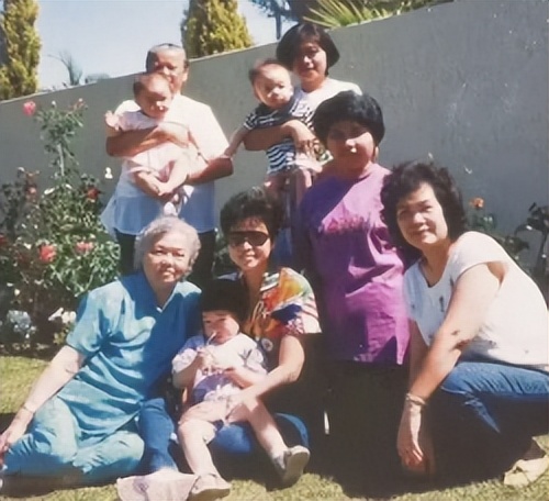 赌王何超莲吴克群视频,吴克群何超莲差几岁