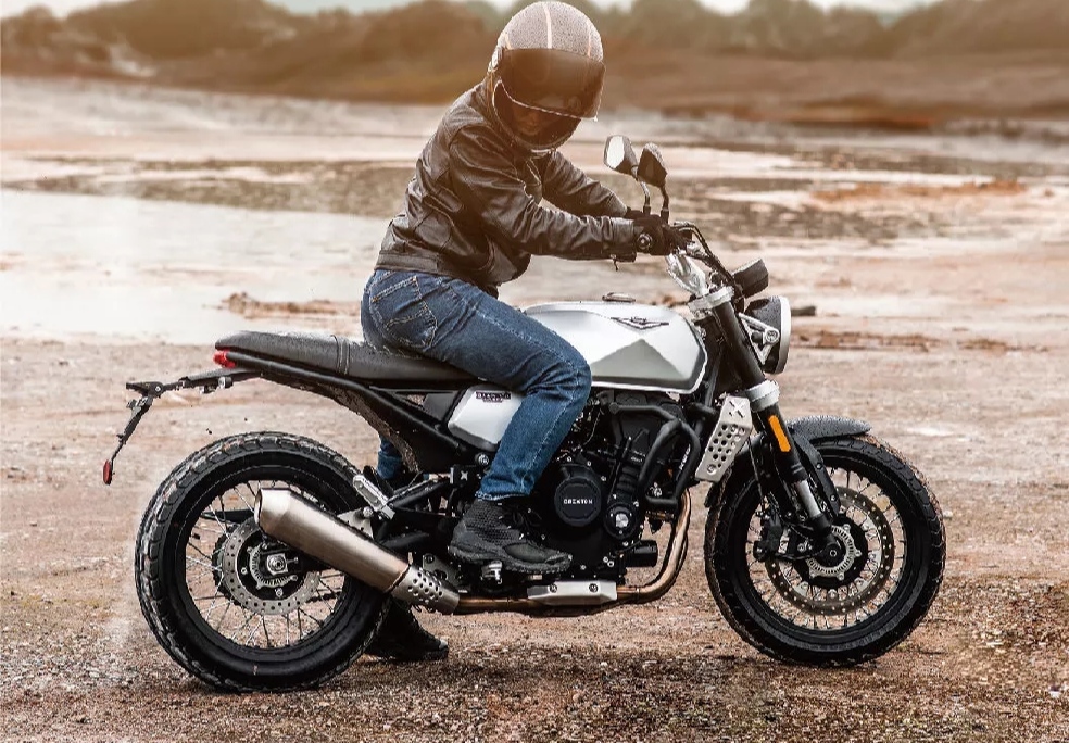 新手刚入门选什么小排量摩托车,预算4万有什么车推荐