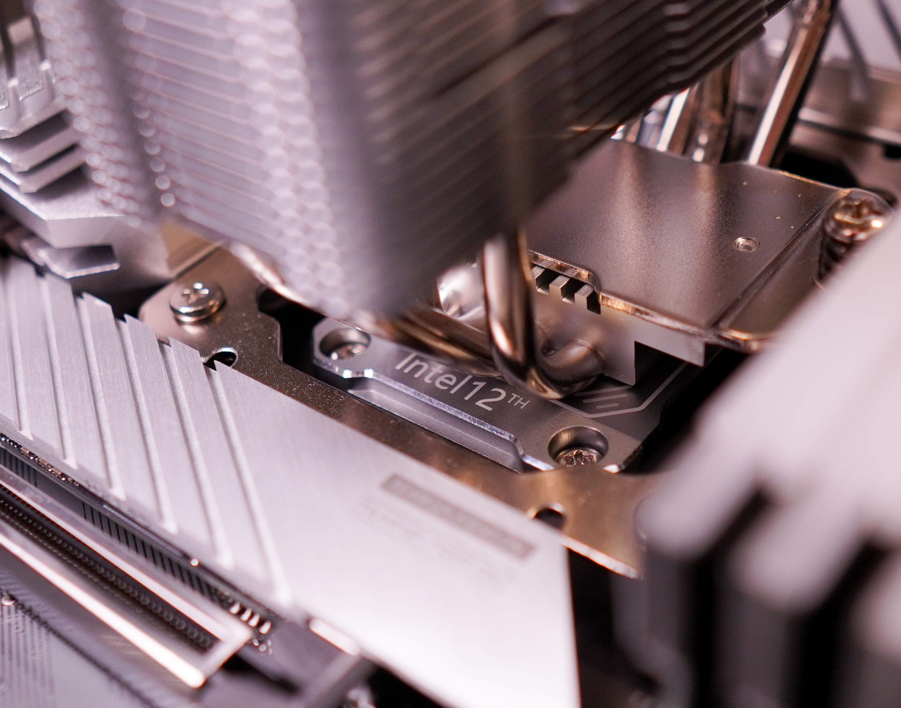 12代处理器容易弯？对扣具的解决方案实测给你看