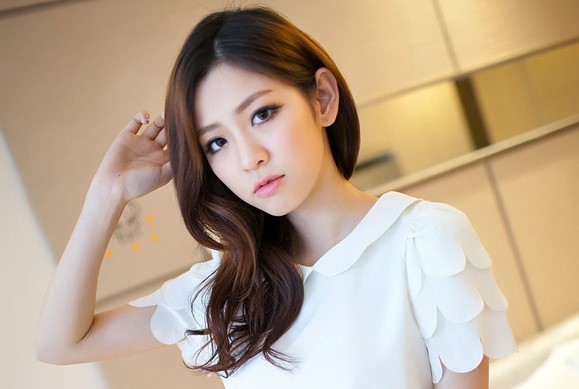 如何和女生聊天开场白正常的,跟女生聊天开场白前20句