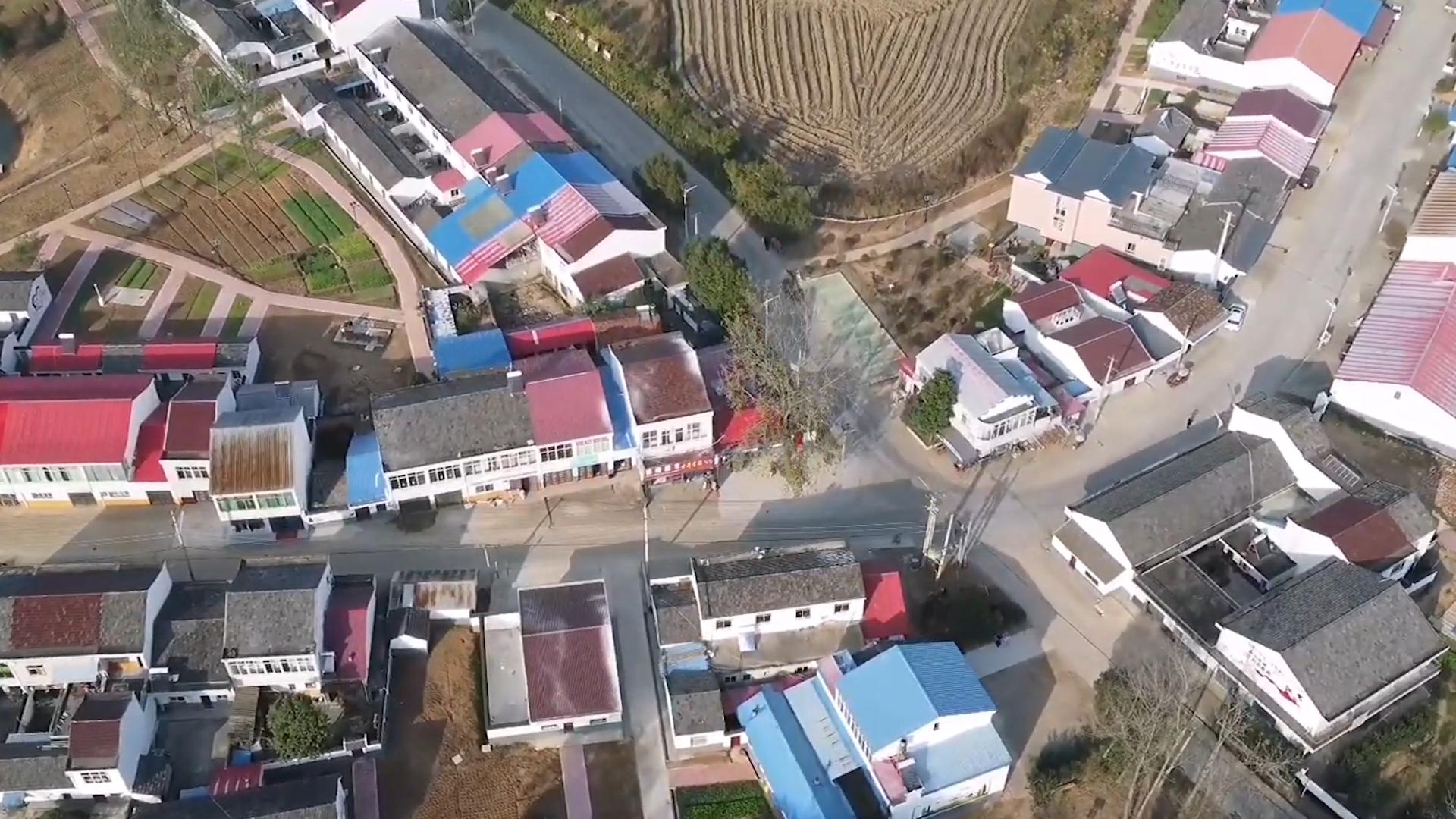 村村通柏油路现状,为什么村村通修的都是水泥路