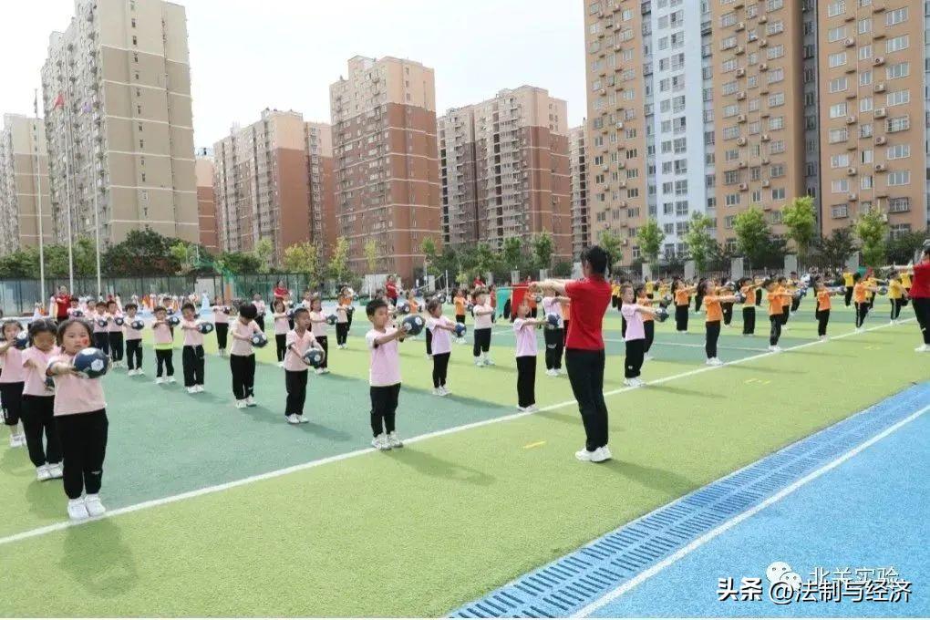 幼儿园亲子足球游戏,河南省实验幼儿园亲子活动