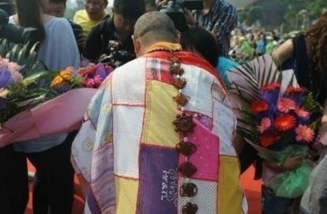 四川汶川的一位和尚连破三戒,汶川地震和尚为救人破了哪三戒