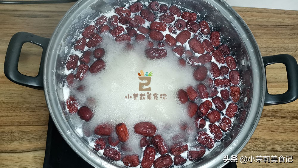 蒸年糕1斤面加多少水,蒸年糕一斤糯米粉加多少红糖