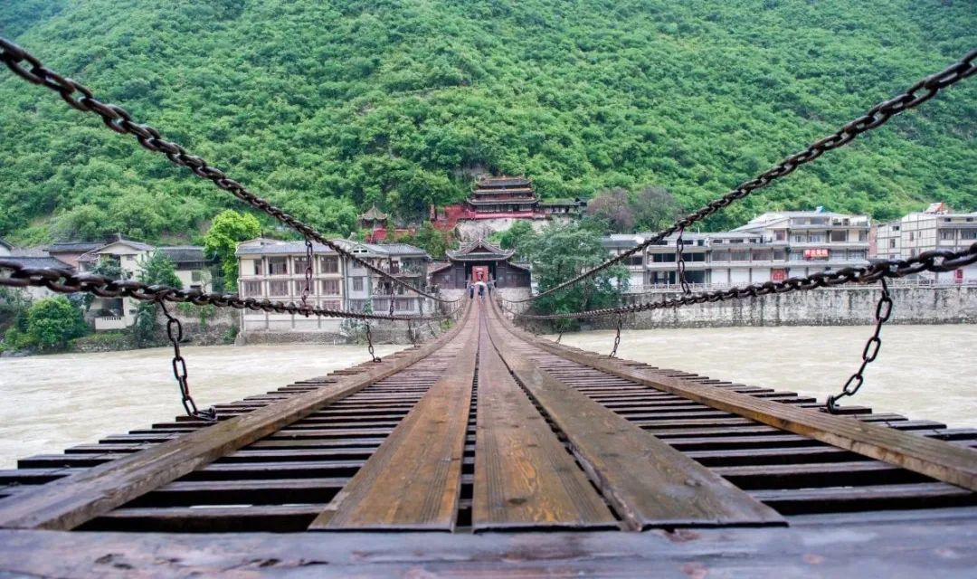 甘孜文旅局长化身侠客火出圈,火出圈啦