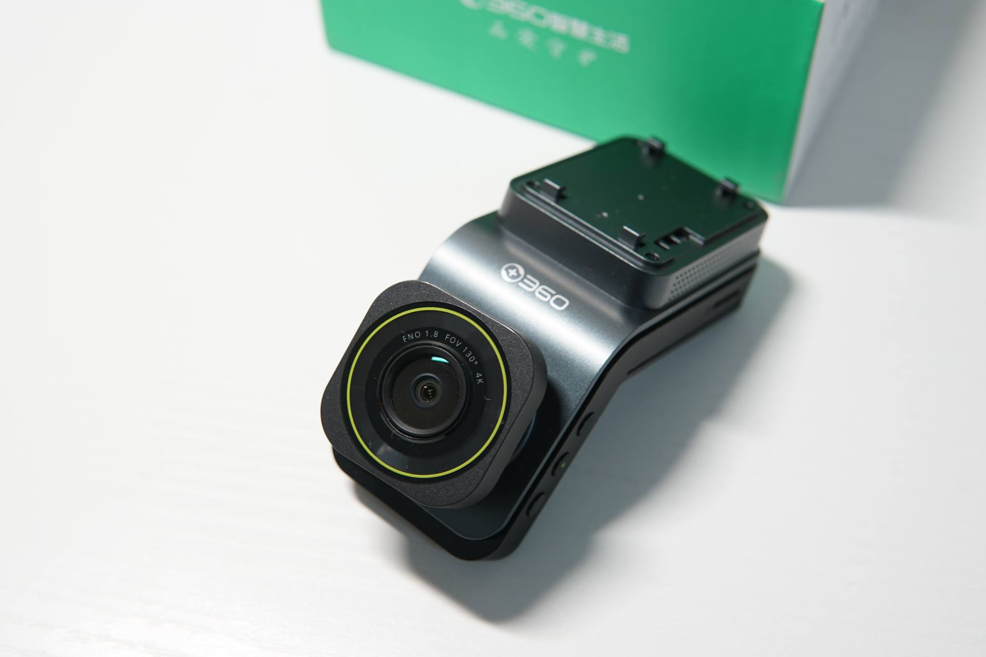 4K画质+四代鹰眼夜视+轨迹AI检索——360行车记录仪G900