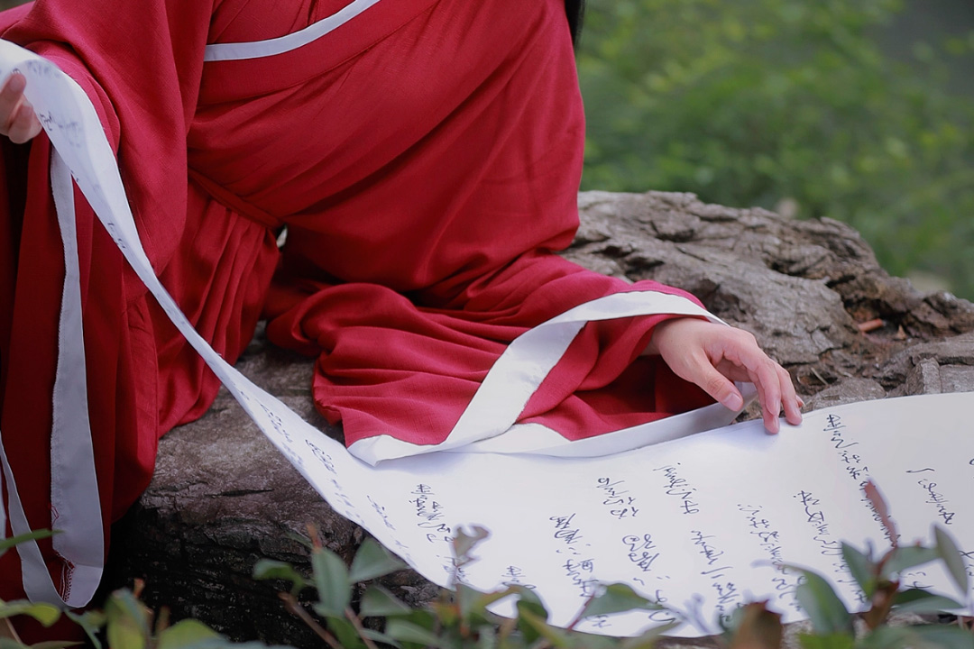 两位宋代无名蜀妓,两首小词深情又活泼,却暗藏深深的无奈