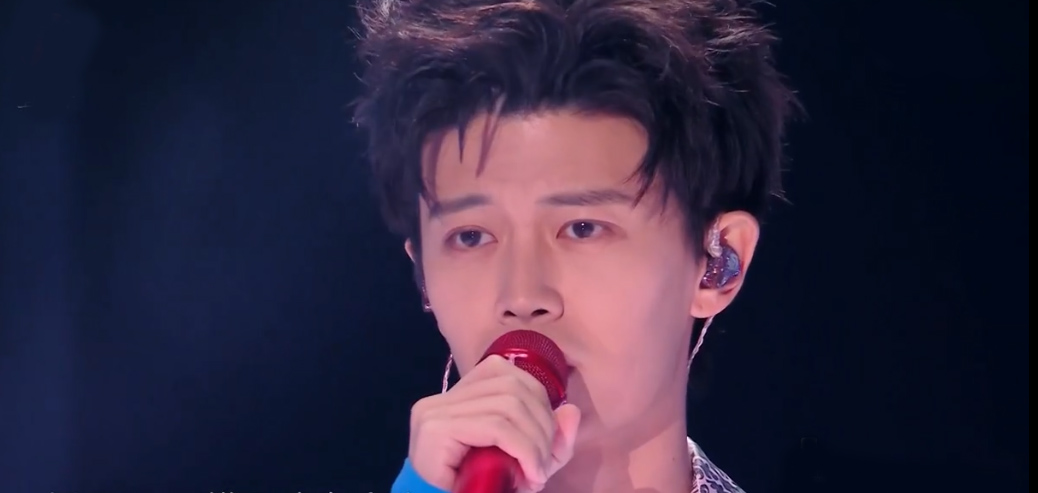 杨坤跨年演唱会最新视频,杨坤2023跨年晚会有唱歌吗