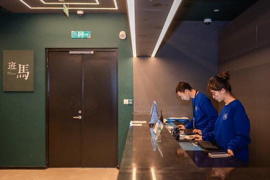 南京东路这家大隐于市设计师酒店,沉浸体验一个前所未有的空间