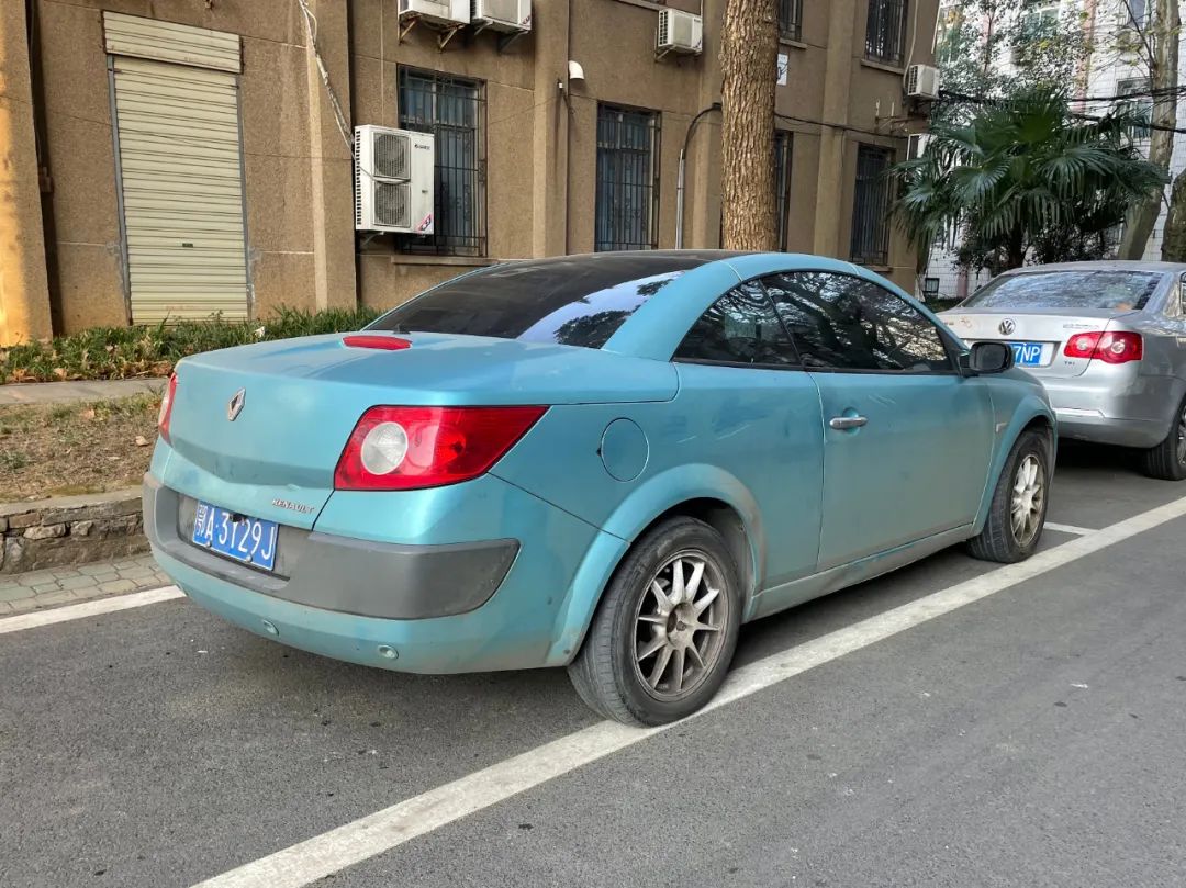 雷诺梅甘娜cc敞篷新车多少钱,雷诺梅甘娜cc敞篷跑车