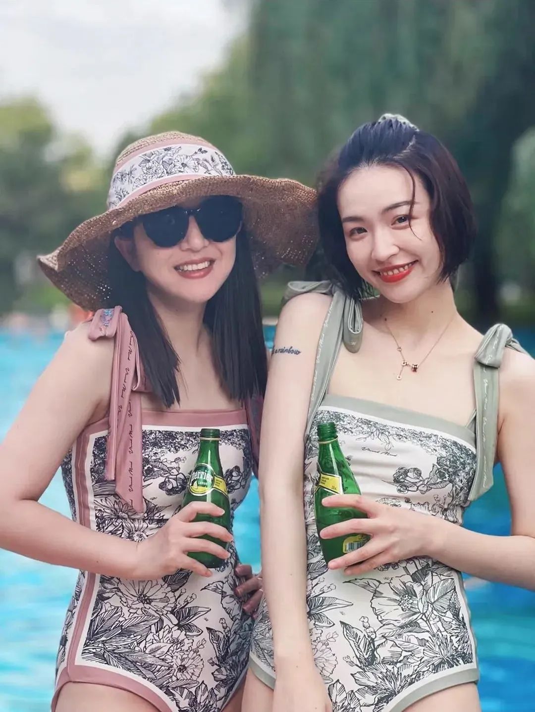 超好看的泳衣推荐,小众的连体泳衣靓丽而又优雅