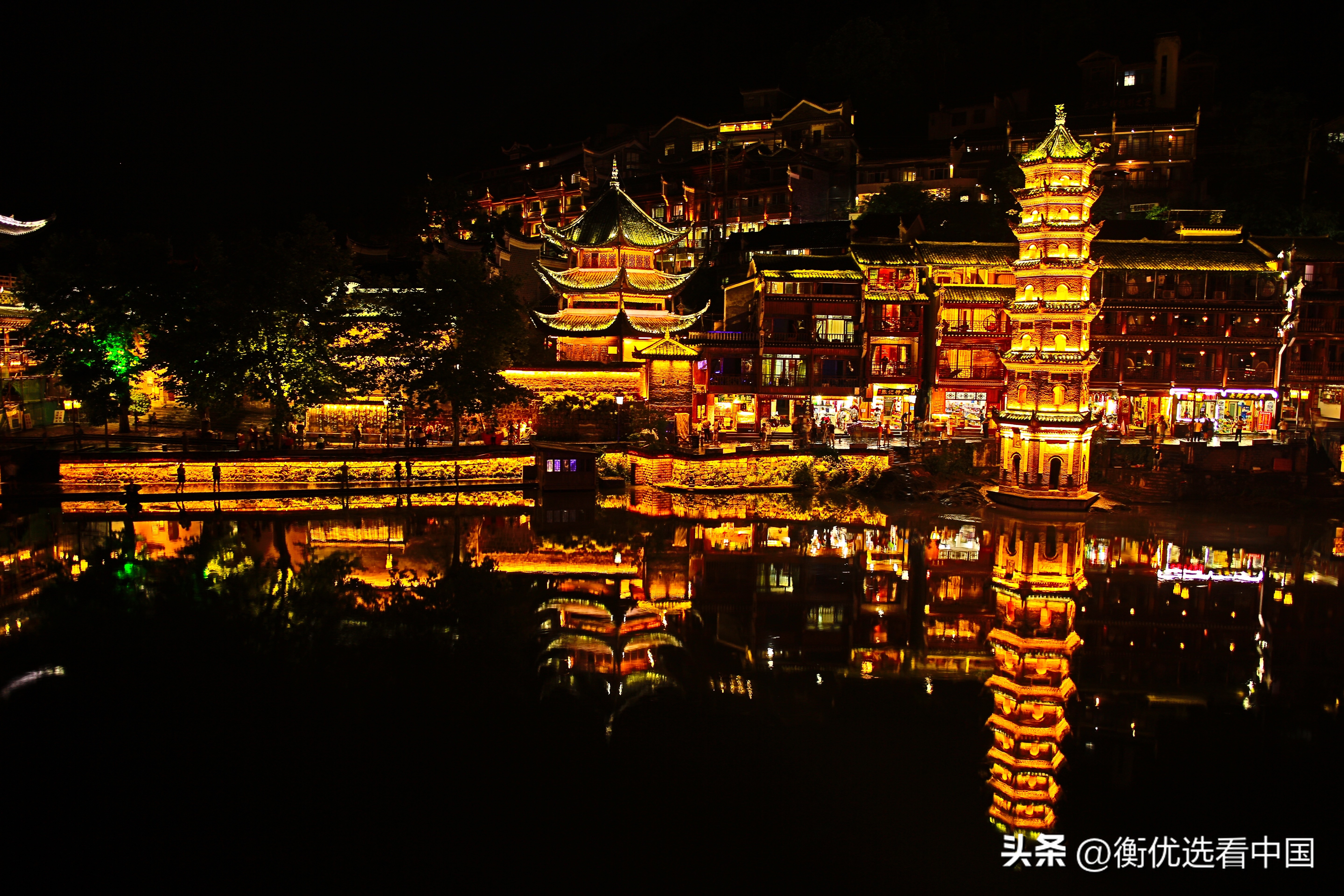 凤凰古城旅游停车避坑,凤凰古城酒吧避坑