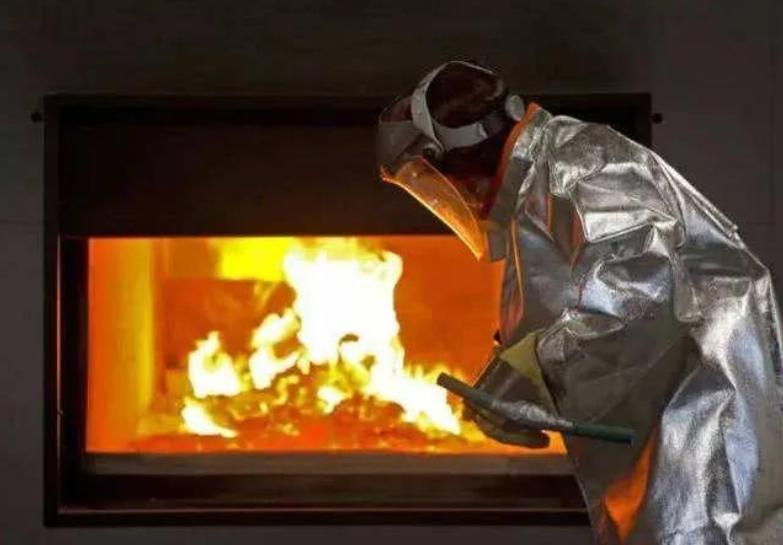 假死的人被推进火化炉还能自救吗,假死的人送进火化炉可以逃生吗