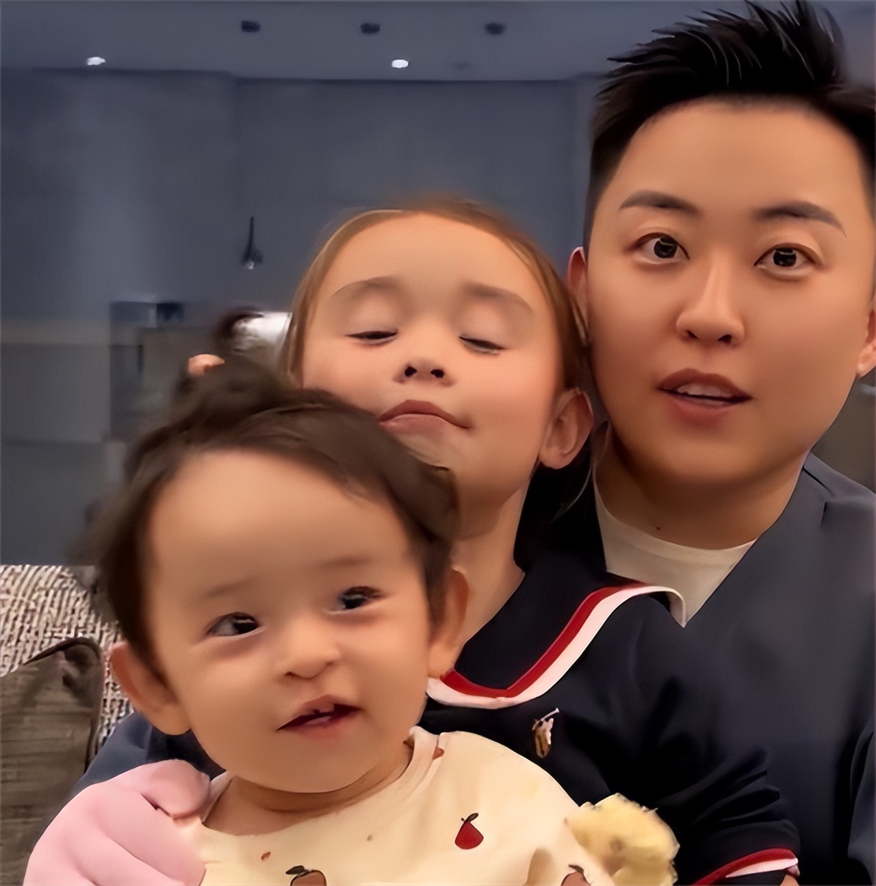 女子花50万生混血宝宝,女子花50万生混血孩子