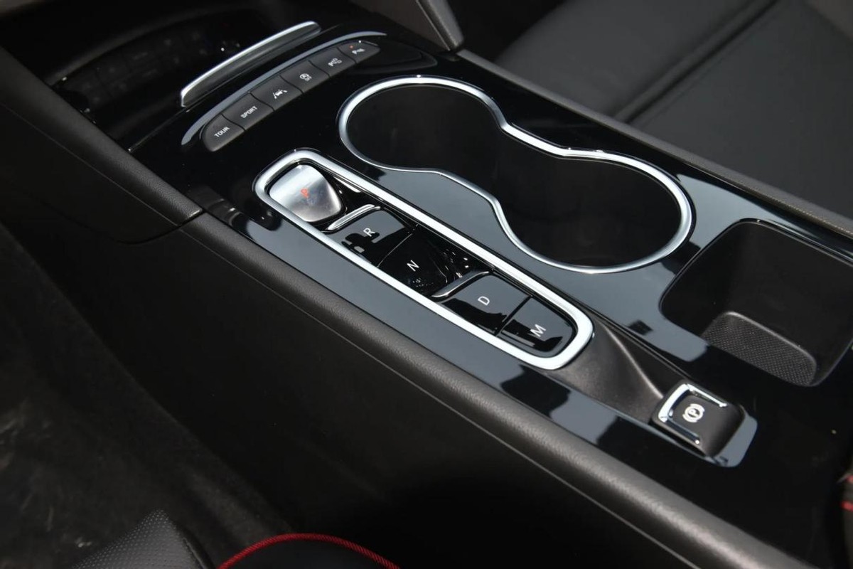 别克君威gs怎么样值得入手吗,别克君威gs20款价格