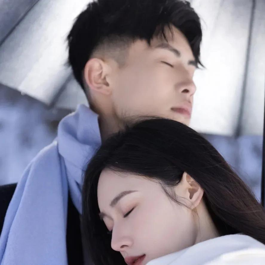 情侣背景图片一男一女带字,情侣套图背景图