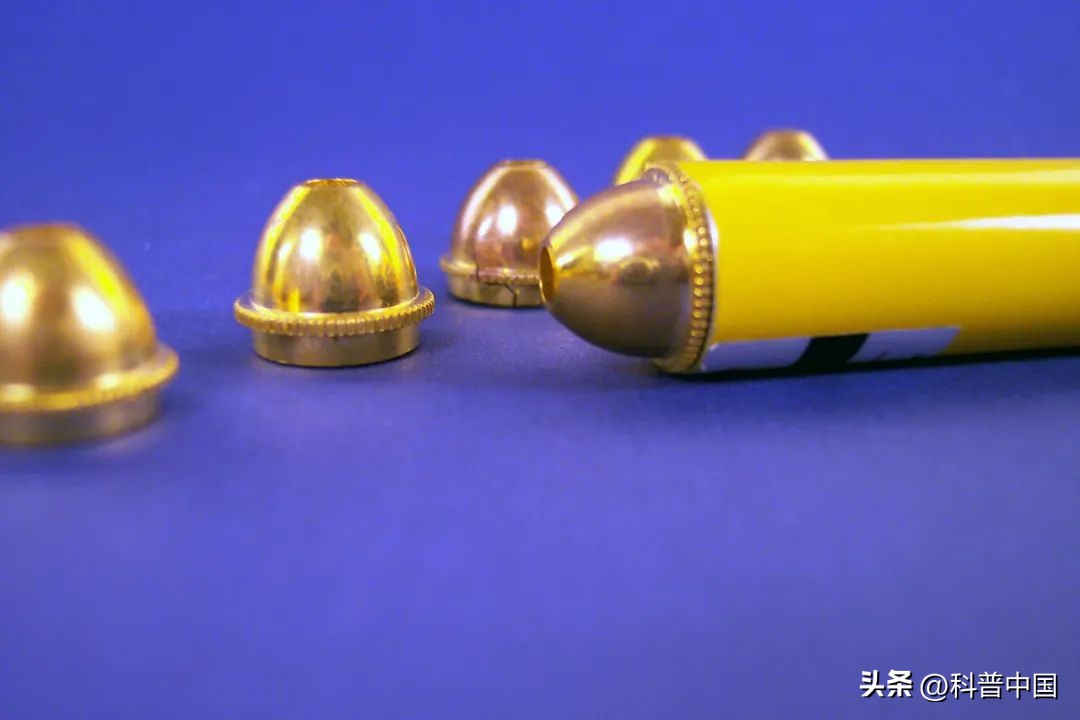 什么东西导致眼睛瞬间失明,眼睛突然失明几秒是什么病