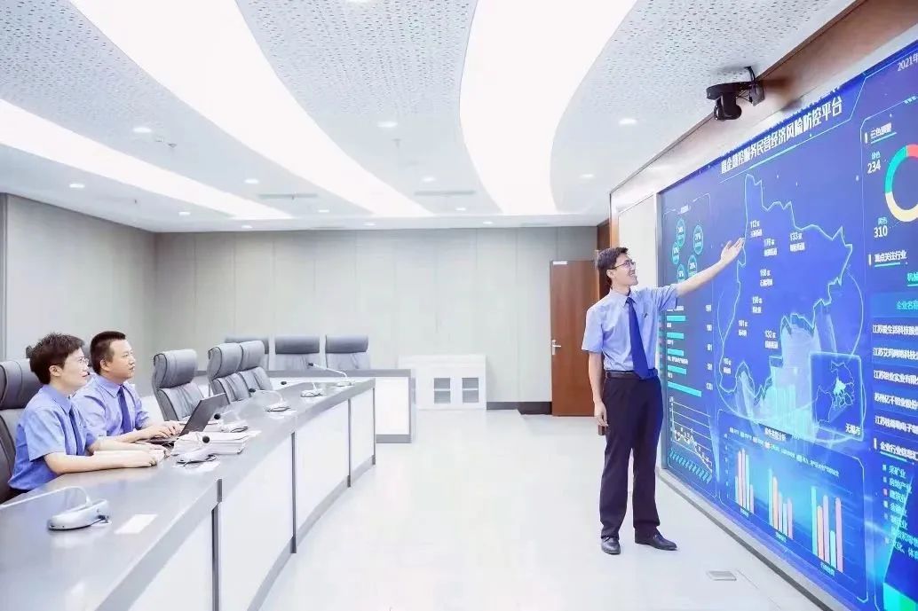 勇当政法先锋勇担平安重任争做护航经济社会高质量发展排头兵——记“新时代政法楷模集体”无锡市委政法委