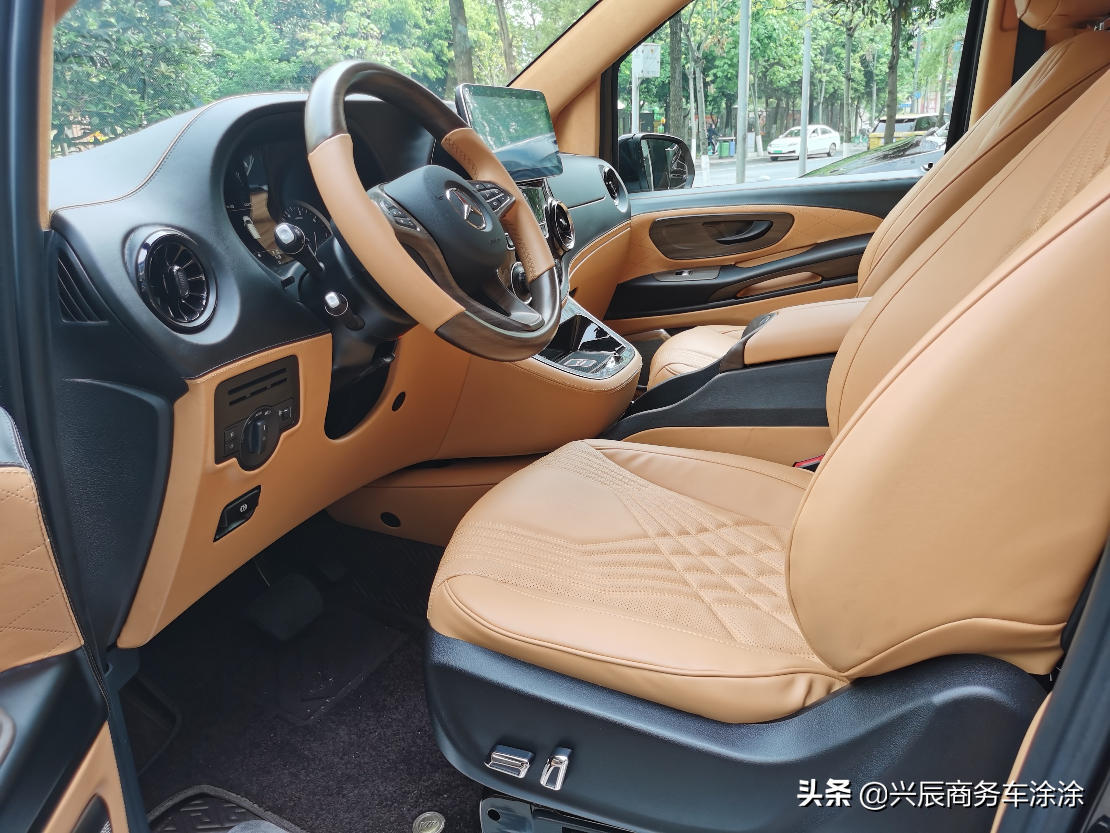 奔驰威霆7座mpv商务车报价多少钱,奔驰mpv七座威霆价格